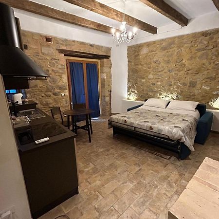 카스텔누오보 델라바테 Borgo Di Mezzo 아파트 외부 사진