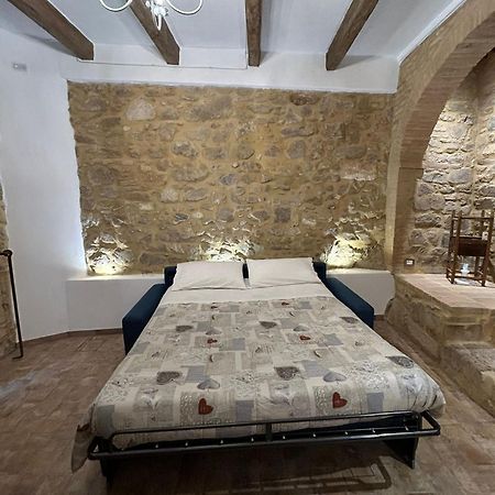 카스텔누오보 델라바테 Borgo Di Mezzo 아파트 외부 사진